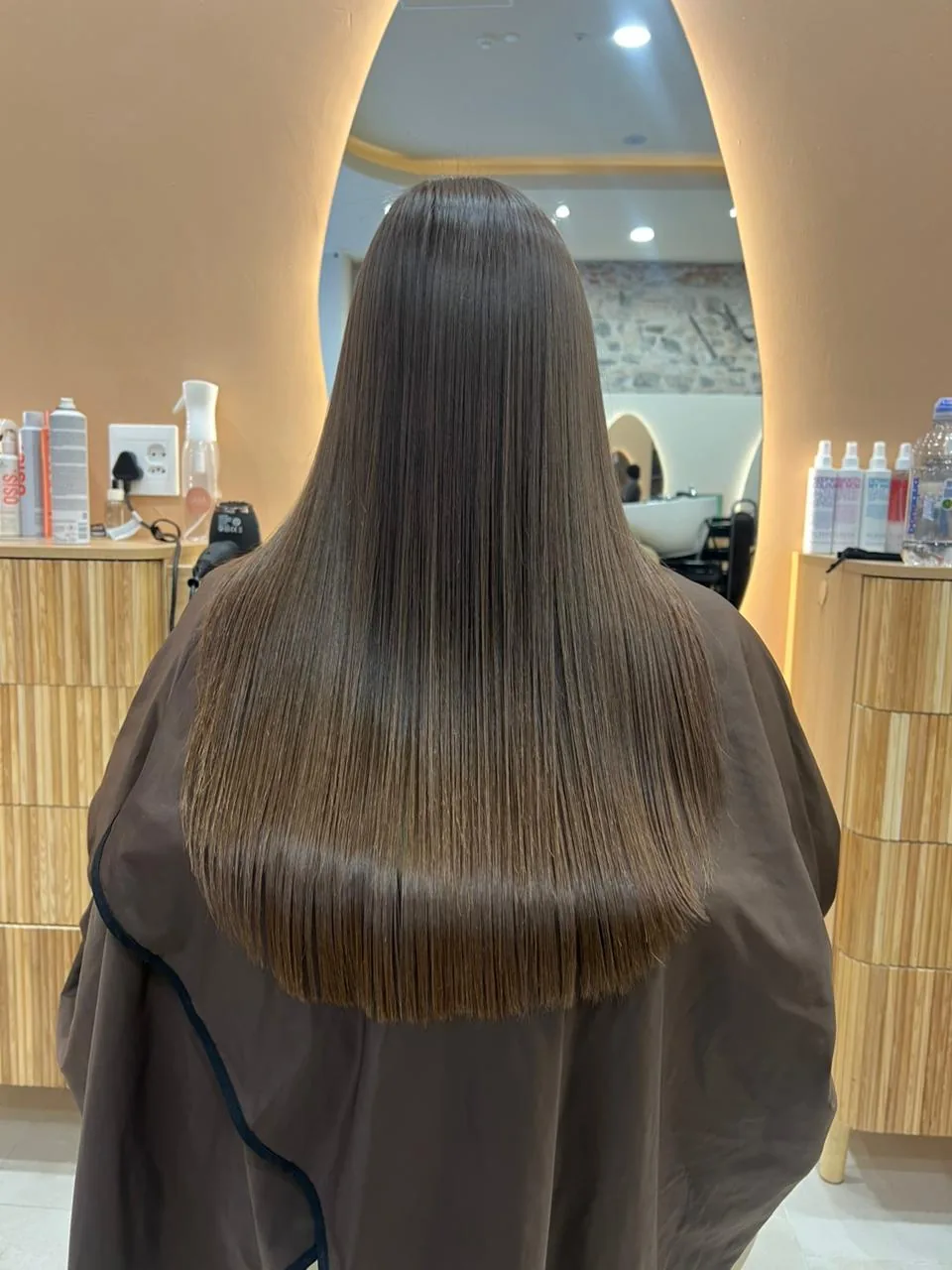 After: INOAR Japanese Silk smoothing. From dry and frizzy to glass-smooth shine.